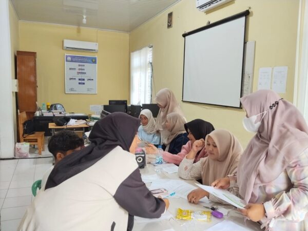 Dari Ruang Kelas ke Panggung Dunia: Semangat Siswa SMAN 12 Banda Aceh Menembus Lomba Karya Tulis Ilmiah Internasional di Malaysia