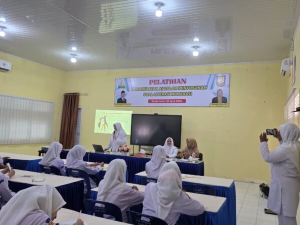 Pelatihan dari Puskesmas Lampulo untuk Siswa Kelas XI SMAN 12 Banda Aceh Berjalan Lancar